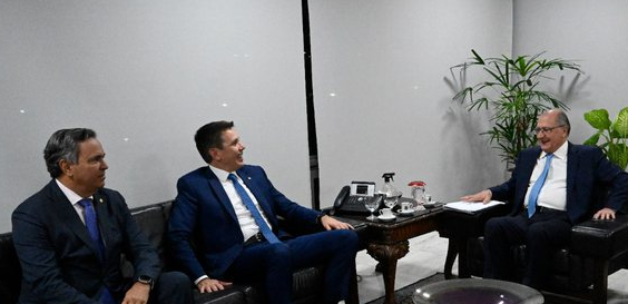 Deputado baiano tem reunião com presidente em exercício após formação de superbloco na Câmara; saiba detalhes