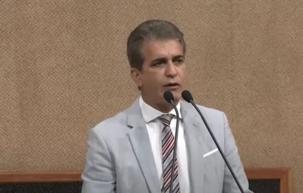 Muitos dos proprietários de terra que reclamam de ocupações do MST são grileiros, diz deputado