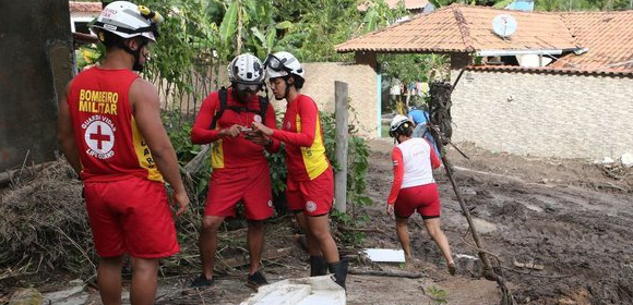 Após sobrevoar região, Jerônimo diz que Governo ajudará na recuperação de municípios afetados pela chuva