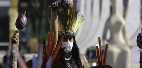 Deputados e senadores lançam a Frente Parlamentar em Defesa dos Povos Indígenas