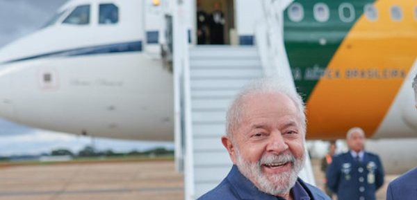Lula volta ao Brasil e prioriza nova regra fiscal