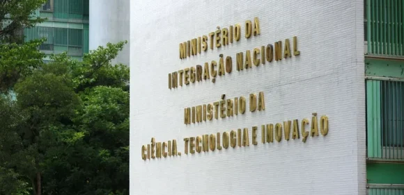 Concurso do Ministério da Ciência tem 814 vagas e salário de R$ 11 mil