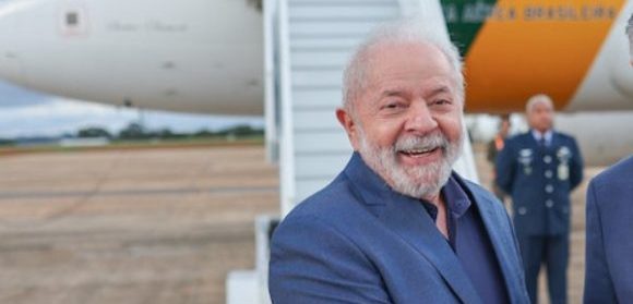 Pela 1ª vez, presidente Lula viaja ao exterior sem ministros