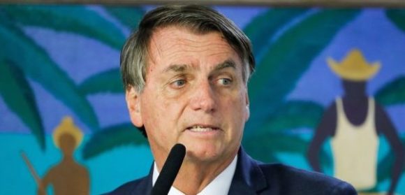 Bolsonaro tem recepção discreta em evento da PM em São Paulo