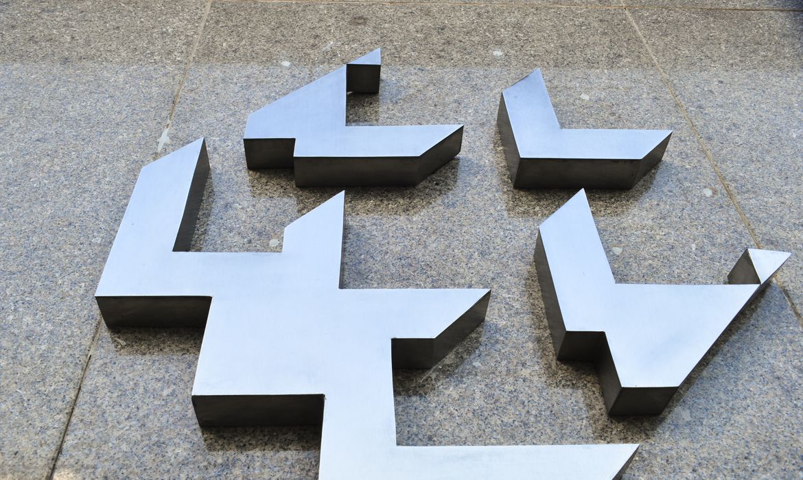 Mercado eleva para 1,68% projeção do crescimento da economia em 2023;  Inflação deve ficar em 5,69% este ano, segundo Boletim Focus