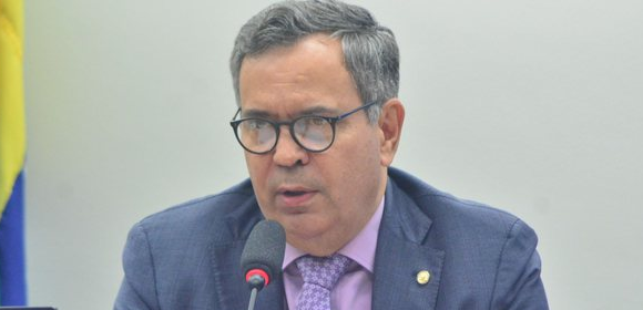 Deputado baiano pede que Lula demita presidente do Banco Central: “Crime de lesa-pátria”