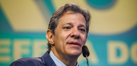 Governo pretende enviar projeto de lei para taxar os ‘super-ricos’, diz Fernando Haddad