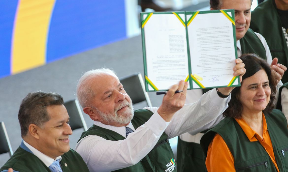 Lula conclui 20% das promessas em 1º ano; 57% estão em andamento