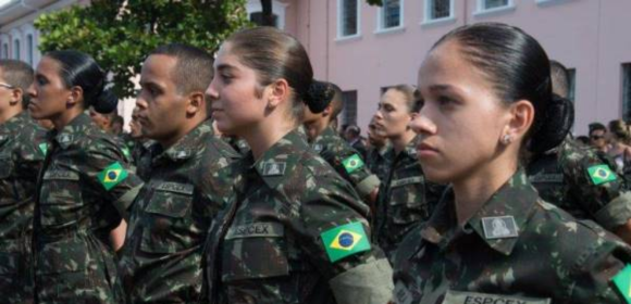 Projeto institui cota de 30% das vagas do serviço militar para mulheres