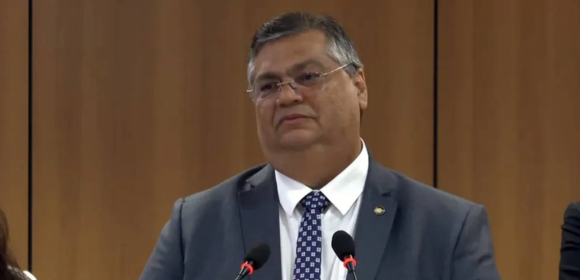 Ministro anuncia que governo vai pagar recompensa de até R$ 100 mil por informações de criminosos foragidos
