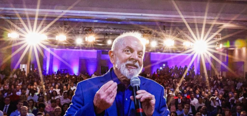“Elite brasileira nunca teve intenção de educar povo”, afirma Lula durante discurso em Salvador