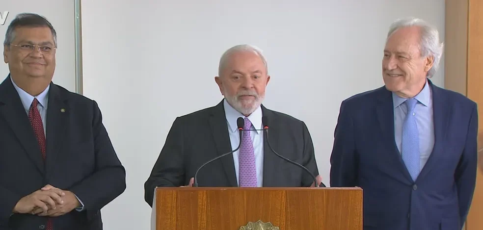 Ricardo Lewandowski será o substituto de Dino no Ministério da Justiça, anuncia Lula