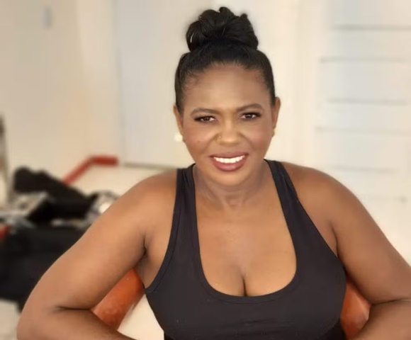 Vendedora de cosméticos é encontrada morta com marcas de tortura em construção abandonada na Bahia