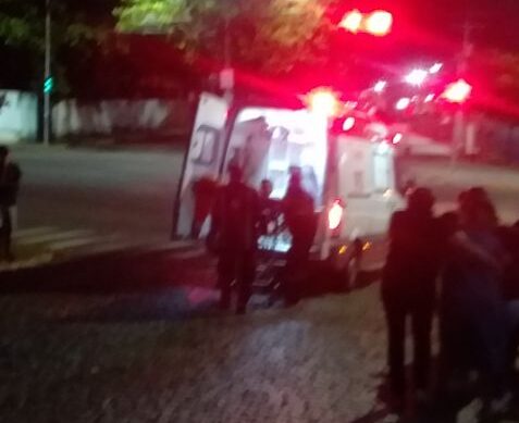 Itapetinga: Duas Motos Colidem no Cruzamento da Avenida Cinquentenário com Avenida Flamengo