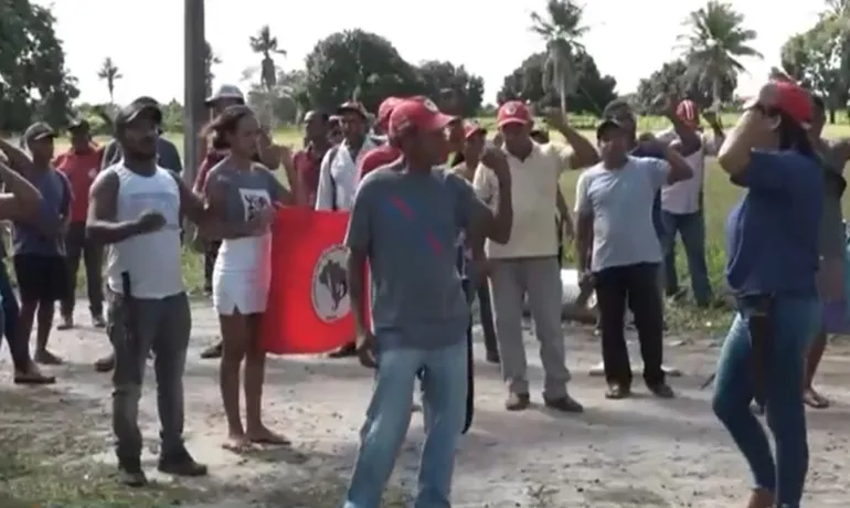 MST ocupa área de fazenda na BA; Governo Federal rebate movimento