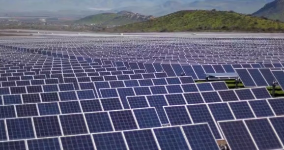 Brasil é o 6º maior produtor de energia solar do mundo; subiu duas posições