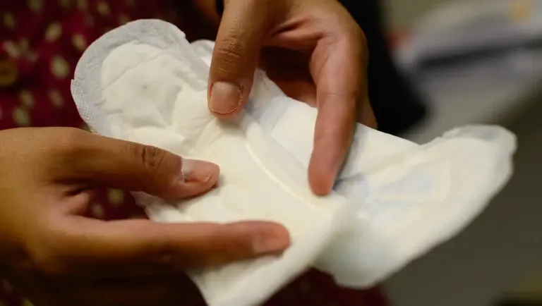 Mais de mil farmácias atendem mulheres pelo Dignidade Menstrual na Bahia