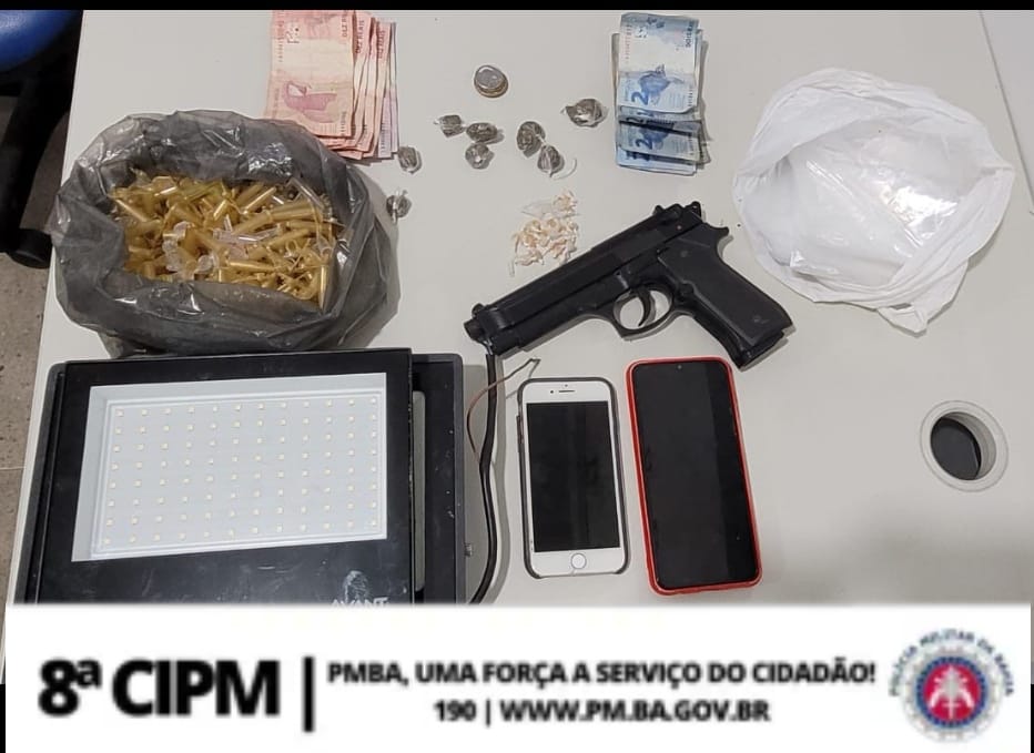 Itapetinga: Operação do PETO da 8ªCIPM Desarticula Esquema de Tráfico e Apreende Drogas e Simulacro de Arma