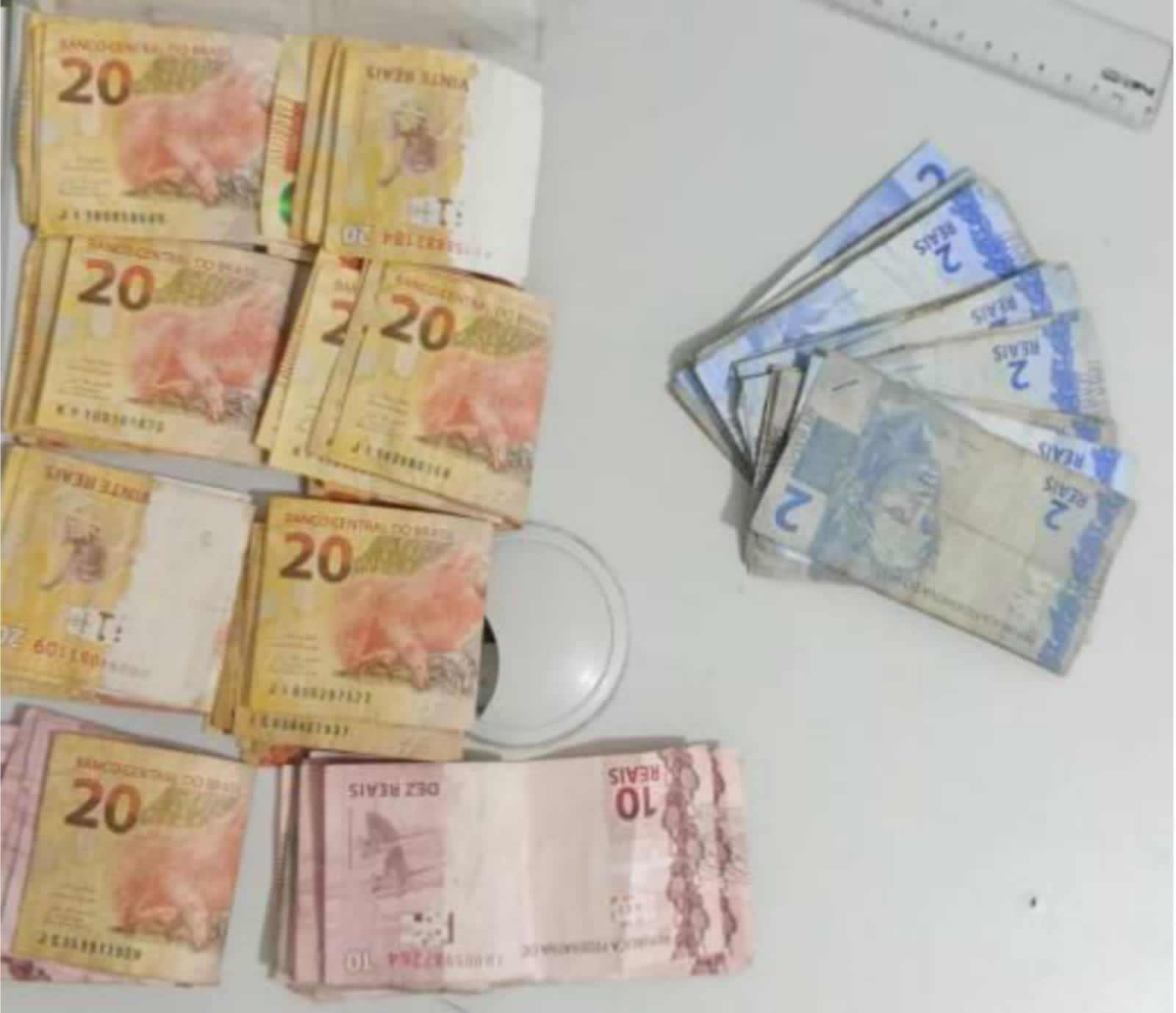 3º pelotão da 8ª CIPM age rápido e prende suspeitos de roubo a farmácia, recuperando valores subtraídos