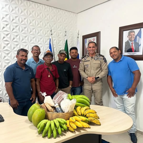 Integrantes do Quilombo Jussara visitam a Sede da 8ª CIPM em Itapetinga