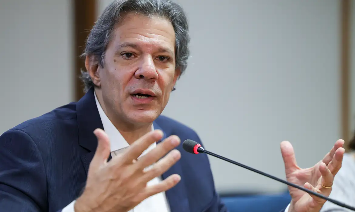 Haddad: atrelar votação da isenção do IR à da anistia é loucura