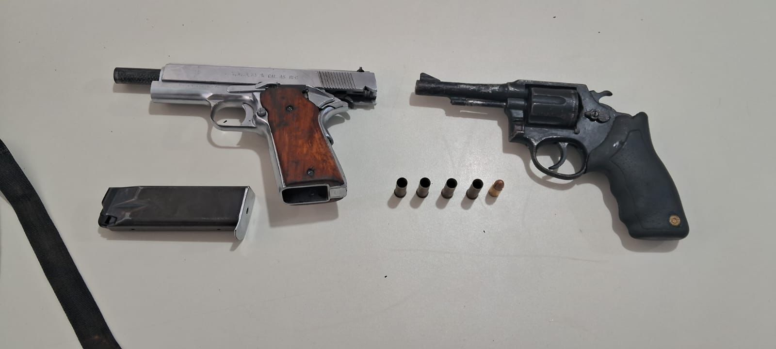 Guarnição da 8ª CIPM Apreende Pistola .45 e Revólver .38 em Itapetinga