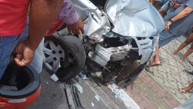 Homem foge de blitz, causa acidente e deixa duas pessoas em estado grave em Feira de Santana