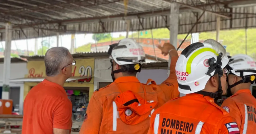 Cidade do Interior da Bahia aciona governo estadual após fortes chuvas; Bombeiros avaliam estragos