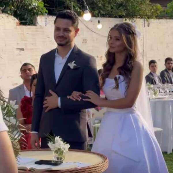 Pedro Henrique e Alícia Catharine disseram “SIM” em uma cerimônia íntima, enchendo de orgulho e felicidade seus pais, Bonny Cordeiro e Lionel Alves, e André Brito e Catiane Mara.