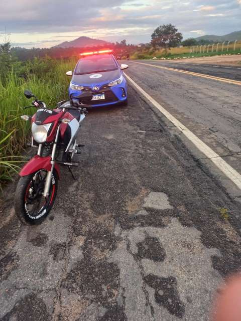 Motocicleta Abandonada no Perímetro de Itapetinga é Recuperada pela Guarda Municipal
