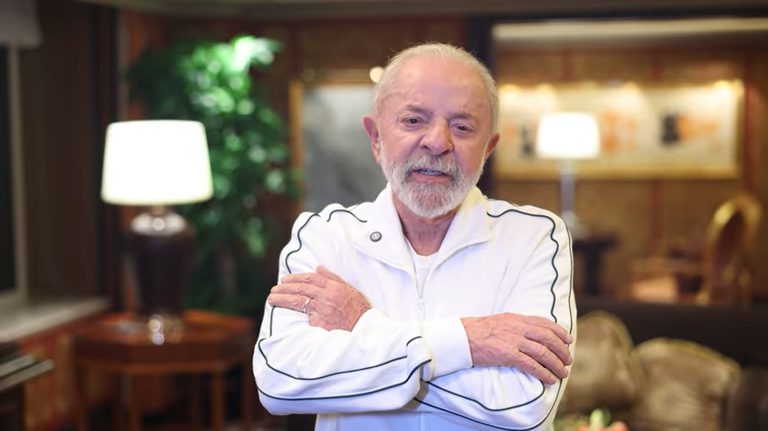 Lula homenageia mães em mensagem nas redes sociais: “Aquela que mais trabalhou para nos formar”