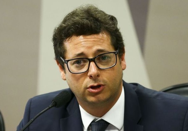 PL demite Fábio Wajngarten após vazamento de conversas com Mauro Cid