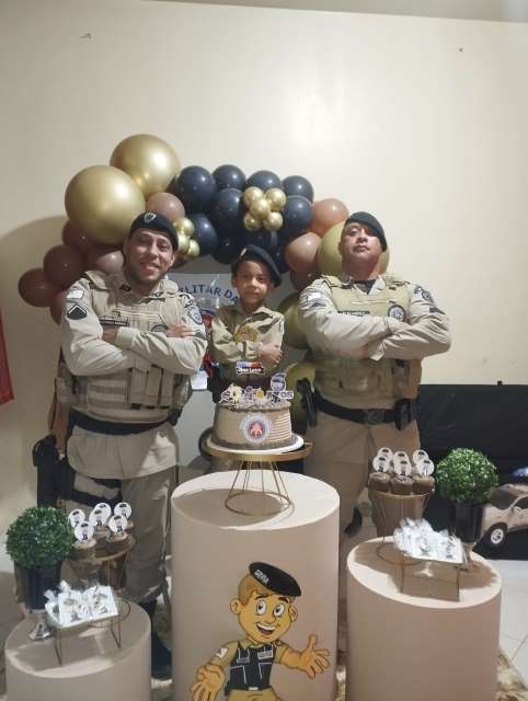 Guarnição da 8ª CIPM celebra aniversário do pequeno Dhan Lucca em Cassilândia, distrito de Itambé