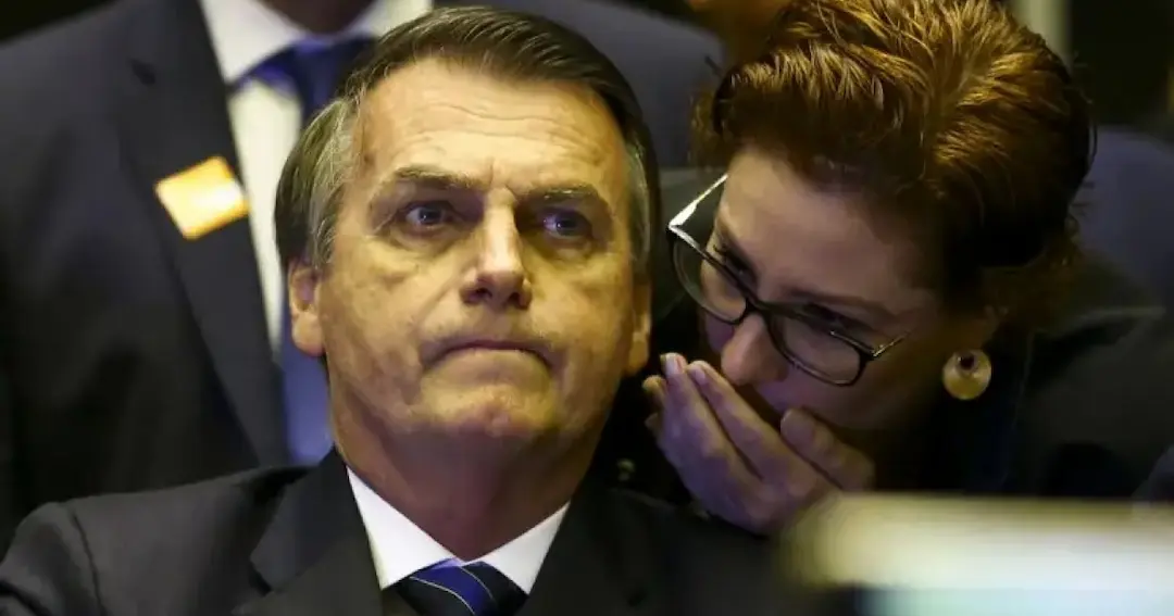 PL e família Bolsonaro silenciam sobre prisão de Carla Zambelli; Nikolas sai em defesa da Constituição, “não da pessoa”