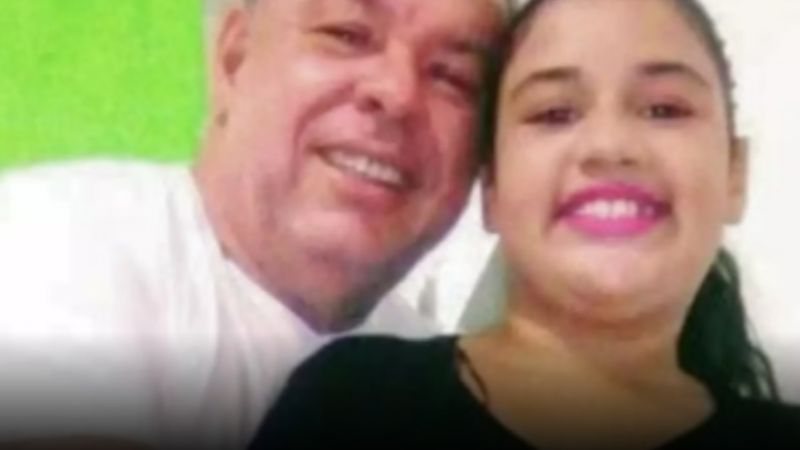 Jovem é presa suspeita de mandar matar o próprio pai para antecipar herança de R$ 2 milhões