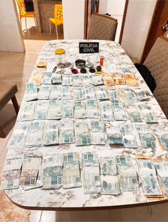 Operação Ice Blue prende cinco pessoas e apreende drogas, dinheiro e veículos no sudoeste baiano