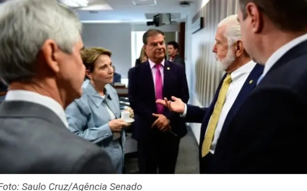 Senadores iniciam agenda nos EUA para tentar reverter tarifas de Trump sobre exportações brasileiras