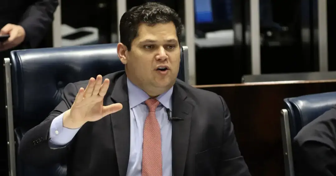 Alcolumbre manda arquivar PEC da Blindagem após rejeição da CCJ