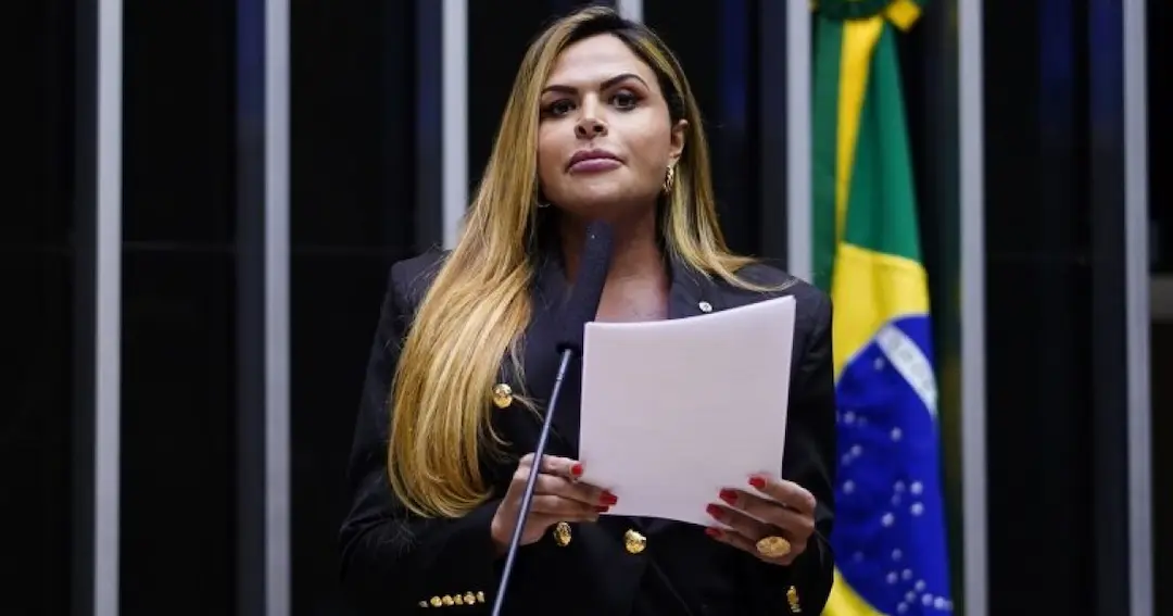 Deputada do União Brasil anuncia desfiliação após votar favorável à PEC da Blindagem: “Erro gravíssimo”