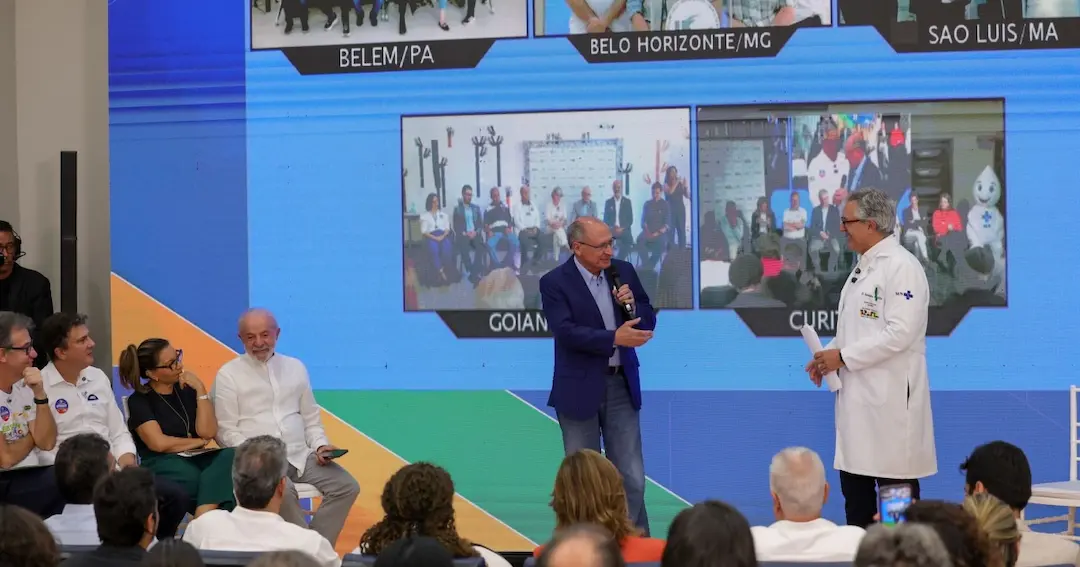 Lula acompanha mutirão de saúde de programa que deve ser vitrine eleitoral do governo para 2026