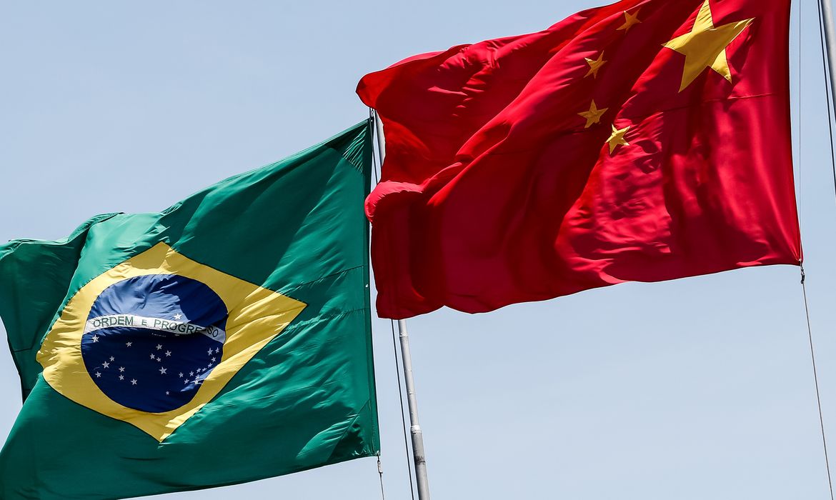 Emprego no comércio Brasil-China cresce mais que nas demais parcerias