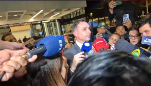 Flávio Bolsonaro relata piora no estado de saúde do ex-presidente Jair Bolsonaro