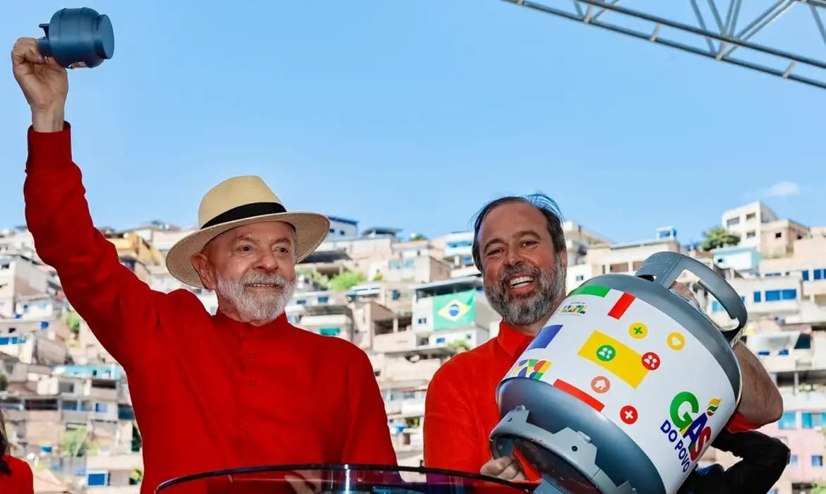 Lula lança programa Gás do Povo para fornecer botijão gratuito a 15,5 milhões de famílias