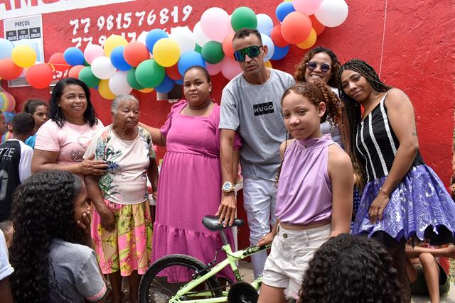 Itapetinga: Rua João Vitor Fagundes se Transforma em Cenário de Alegria no Dia das Crianças