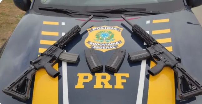 PRF e Polícia Civil apreendem dois fuzis e quatro carregadores em abordagem na BR-110 na Bahia