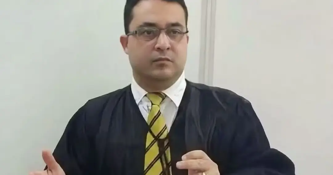 Juiz é baleado por esposa após discussão