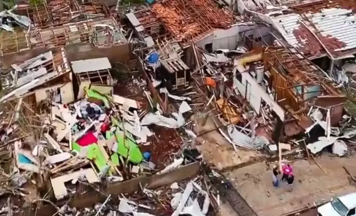 Número de feridos após passagem de tornado pelo Paraná chega a 750