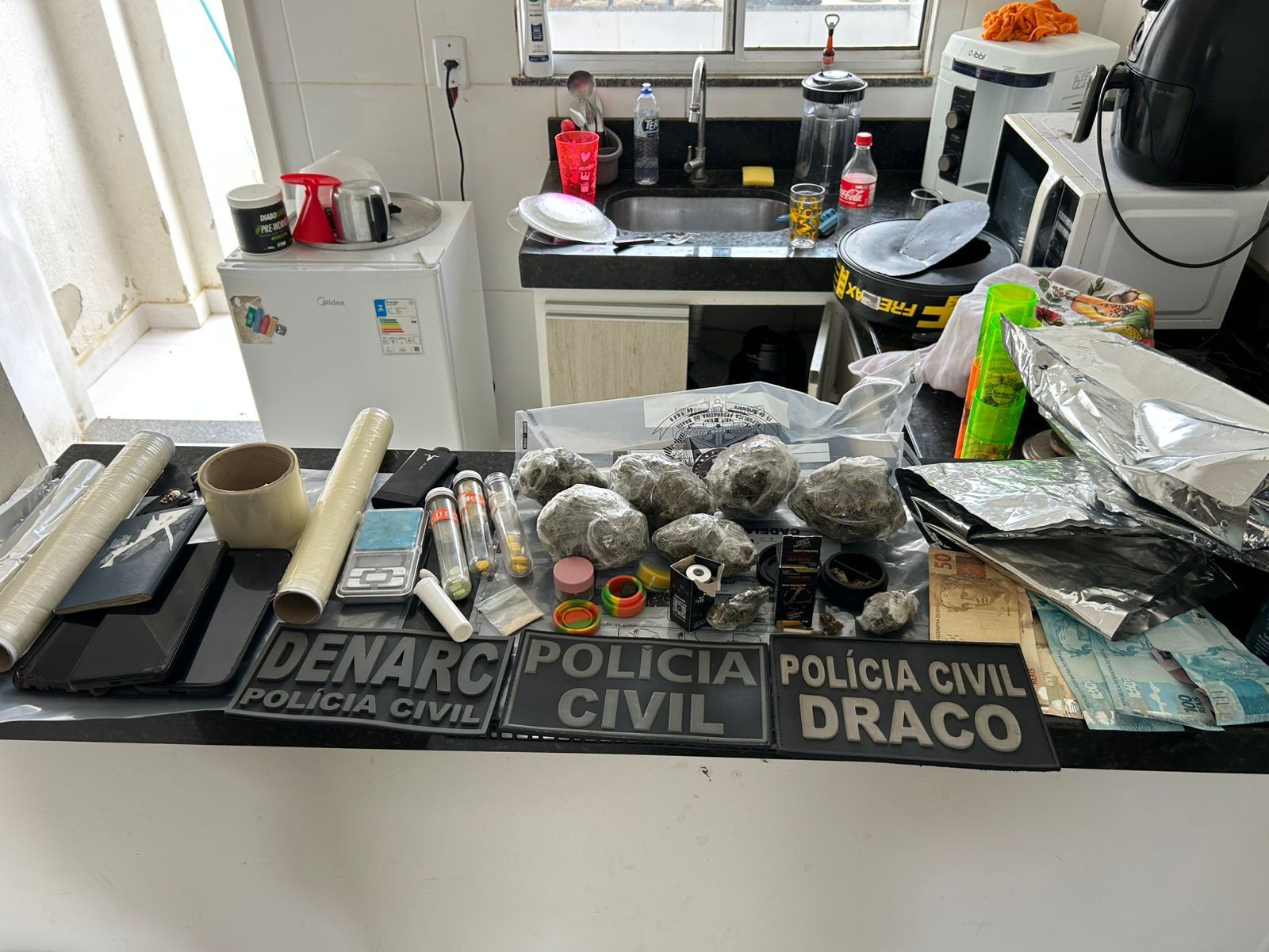 Polícia Civil deflagra Operação “Coffee”, contra alvos de tráfico de drogas sintéticas em casa noturna de Vitória da Conquista
