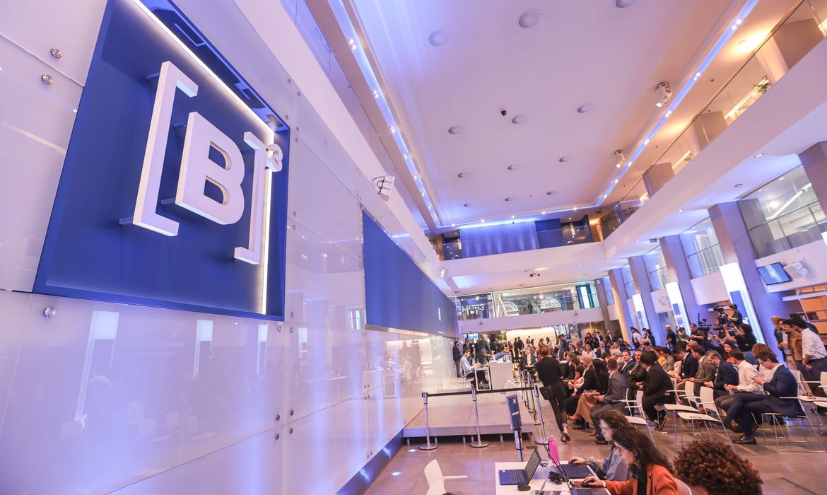 Bolsa volta a bater recorde e encosta nos 190 mil pontos