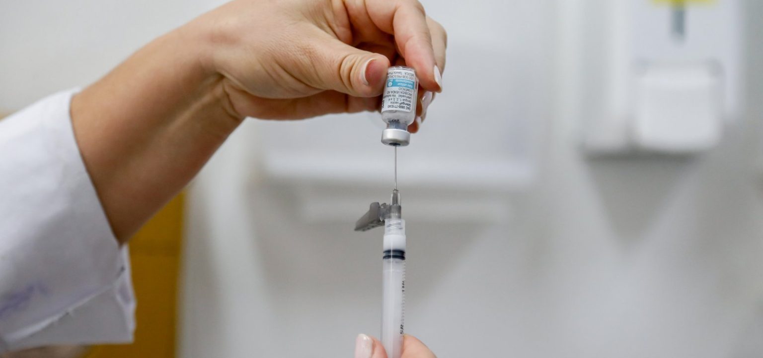 Bahia começa a receber vacina nacional contra a dengue